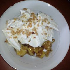 A picture of Butter Brown Bananas in Ice cream, dessert.