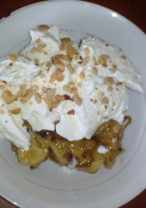 A picture of Butter Brown Bananas in Ice cream, dessert.
