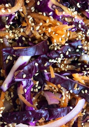 A picture of Crunchy rainbow slaw.
