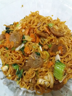 Foto resep MiTan PoPeTelBis (Mie Instan Pokcoy Pentol Wortel Kubis)