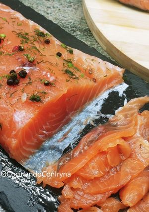 Una foto de Riquísimo salmón marinado con sal y azúcar