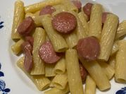 Una foto di pasta wurstel