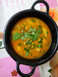 आलू मटर टमाटर की सब्जी (Aloo matar tamatar ki sabzi recipe in Hindi) रेसिपी मुख्य फोटो