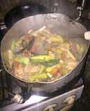 Guiso de verduras con cuadraditos de pollo