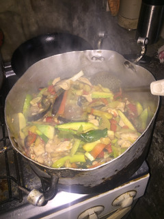 Una foto de Guiso de verduras con cuadraditos de pollo