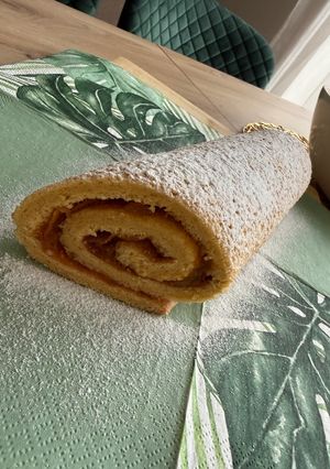 Lekváros piskótatekercs recept fotója