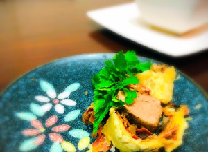 Una foto de Lomo Wellington Beef Wellington🇬🇧🇺🇾🇯🇵牛ヒレ肉のパイ包み焼き