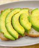 Eat clean: Bánh mì, bơ, đậu lạc