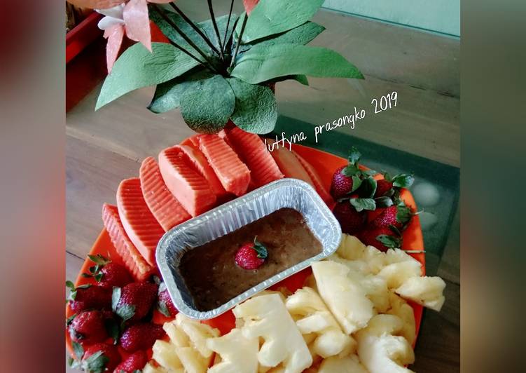 Rujak buah cocol