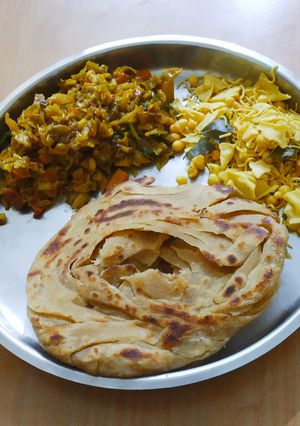 A picture of Lachha paratha.