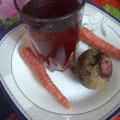 A picture of Gajar or chukandar ka juice.