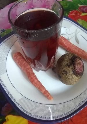 A picture of Gajar or chukandar ka juice.