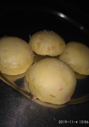 A picture of Rava idli.