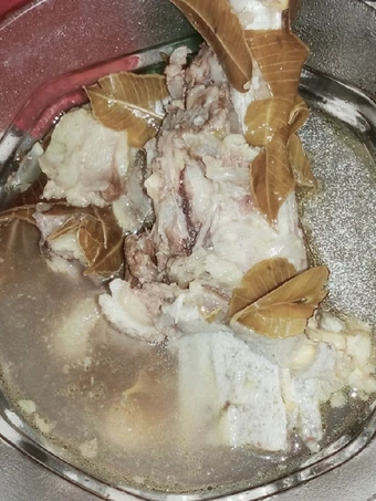 Langkah Gampang Membuat Resep Asem-asem Iga Sapi dengan Daun Kedondong Anti Ribet, Enak