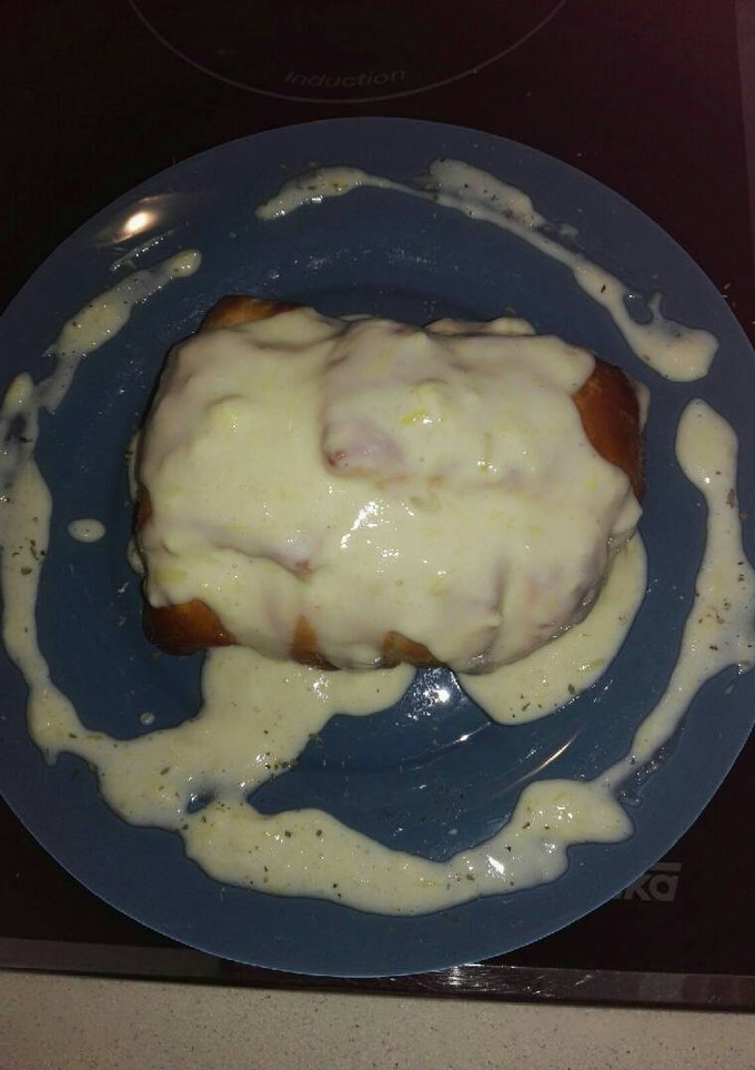 Una foto de Solomillo en hojaldre con salsa de puerros