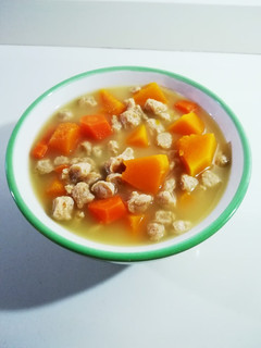 Una foto de Sopa de calabaza y soja texturizada