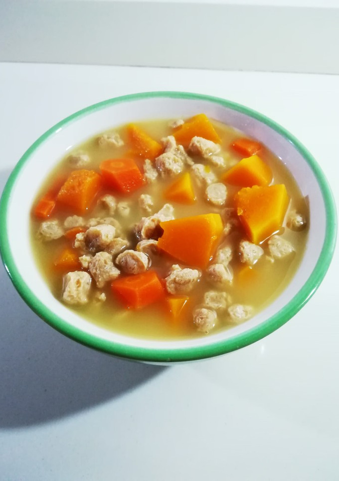 Una foto de Sopa de calabaza y soja texturizada