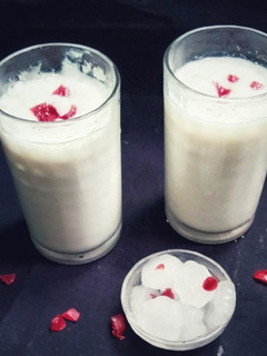 दही की मीठी लस्सी (dahi ki meethi lassi recipe in hindi) रेसिपी मुख्य फोटो