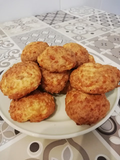 Una foto de Panecillos de queso