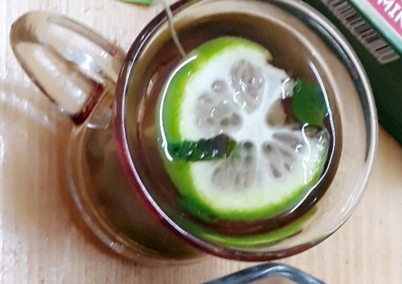 Green Tea with Lemon