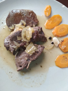 Una foto de Hígado de ternasco en medio escabeche