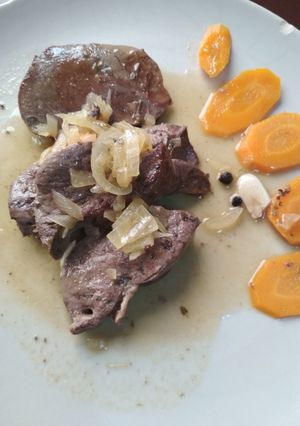 Una foto de Hígado de ternasco en medio escabeche