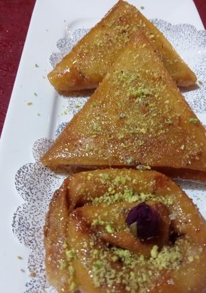 صورة لوصفة صامصا والمحنشة معسلة لسهراتکم