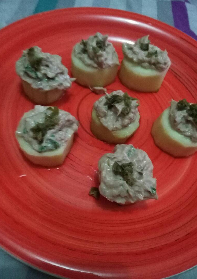 Una foto de Cetogénica: pepino relleno de atún picante