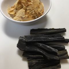 A picture of Simple Japanese Dashi Stock.
