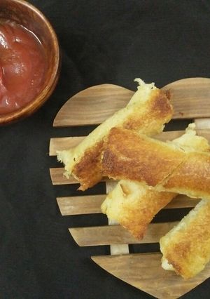 A picture of Potato Paneer Roll.