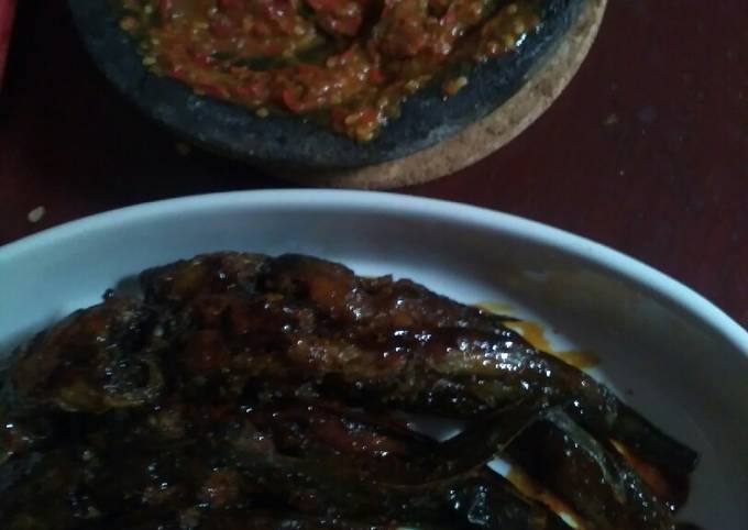 Lele bakar teflon dan sambel tomat