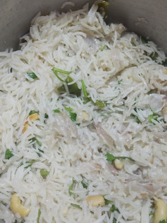 தேங்காய் பால் சாதம் (Thengai Paal Saatham Recipe in Tamil) செய்முறை முக்கிய புகைப்படம்