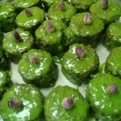 A picture of Buksamat Pistacio Cake.