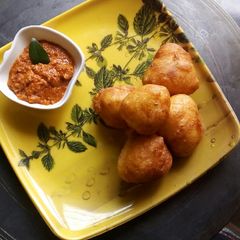 A picture of Mysore Bonda.