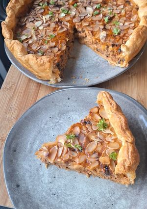 Une photo de Tarte au thon et à la tomate 🍅