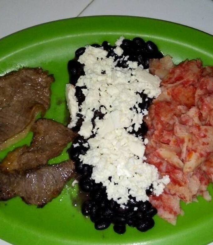 Una foto de Chilaquiles para niños (sin chile)