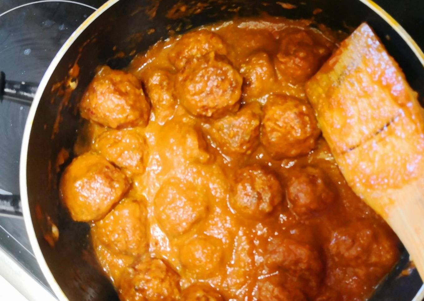 Albóndigas con salsa de tomate