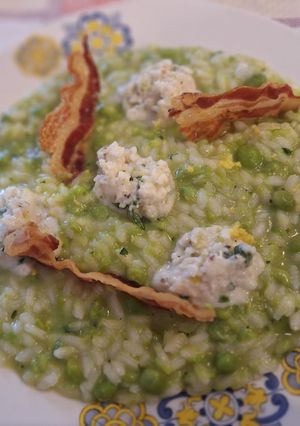 Foto di Risotto Verde alla Crema di Piselli con Pancetta Croccante