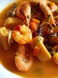 Sopa de mariscos a los tres caldos e infusionada con azafrán