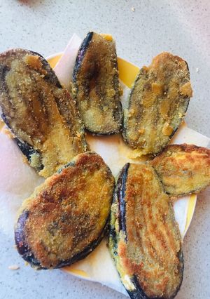 Una foto de Berenjenas rebozadas rellenas de queso blanco