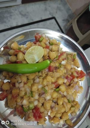 A picture of Chana Chat.