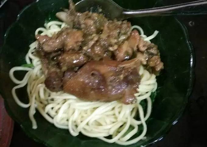 Mie ayam bumbu kecap