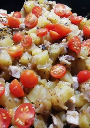 Une photo de Poêlée de pomme de terre / poulet (reste de la veille)