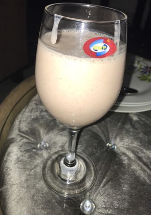 A picture of Strawberry and banana milkshake.