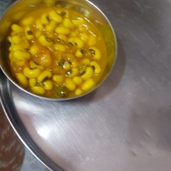 A picture of Lobhiya.