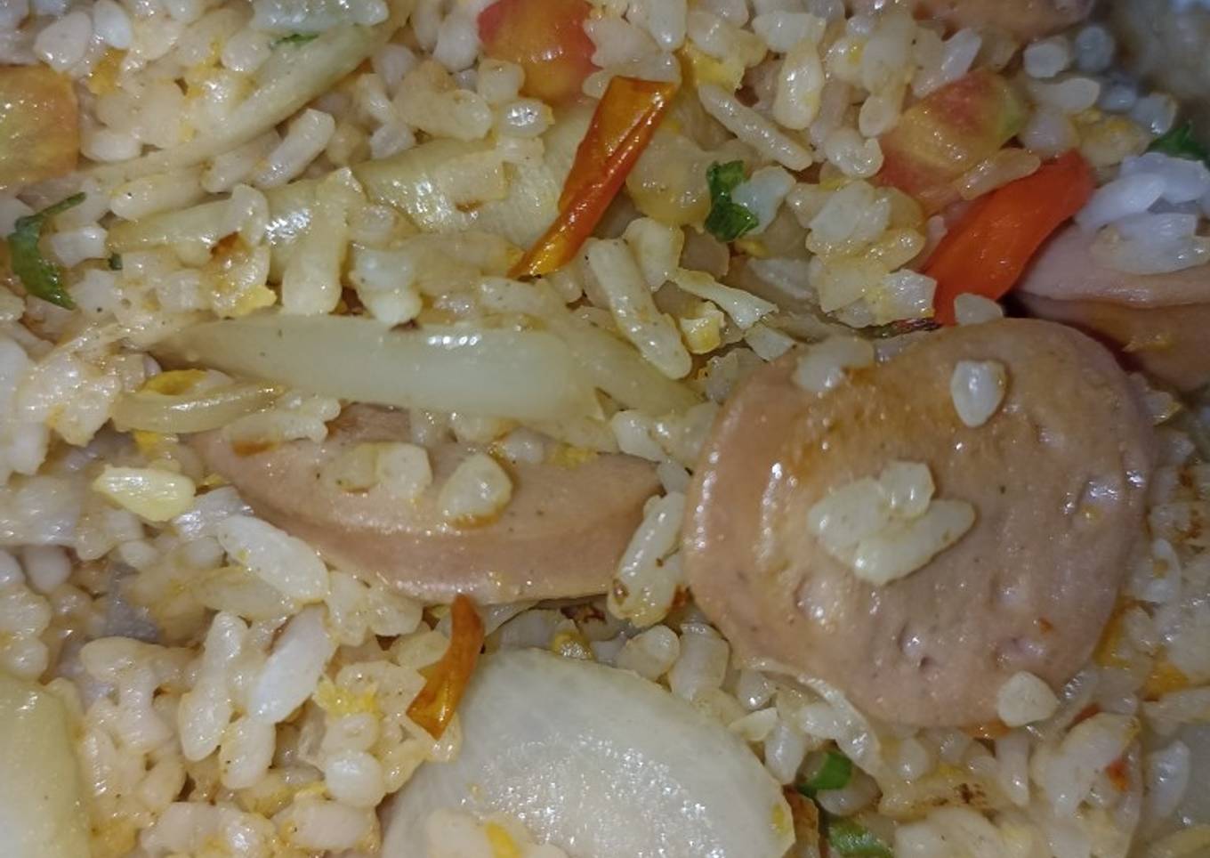 Nasi goreng gurih sosis tomat