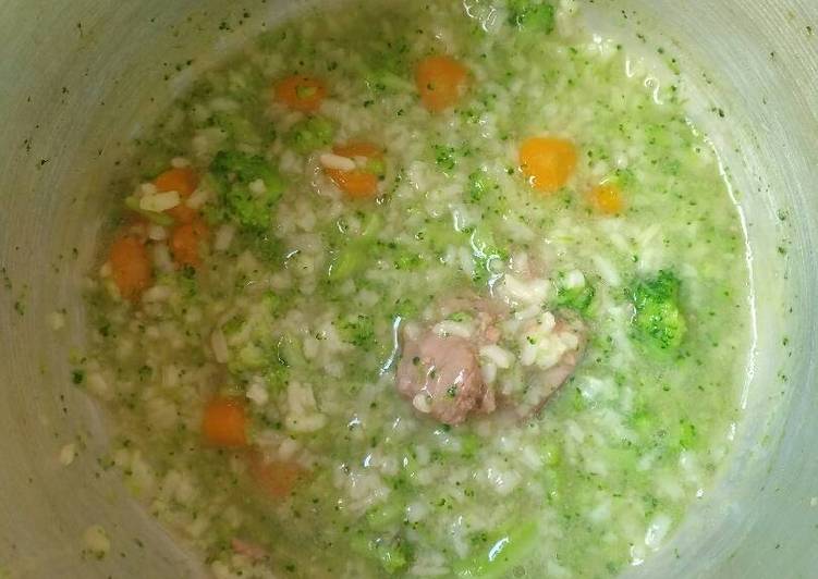 Bubur nasi brokoli wortel hati