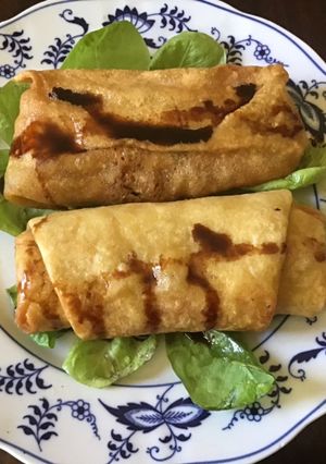 A picture of California Farm Tofu Scallion Egg Rolls.