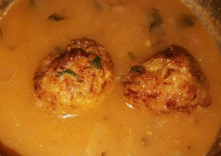 Patta Gobhi ki Kofta Curry