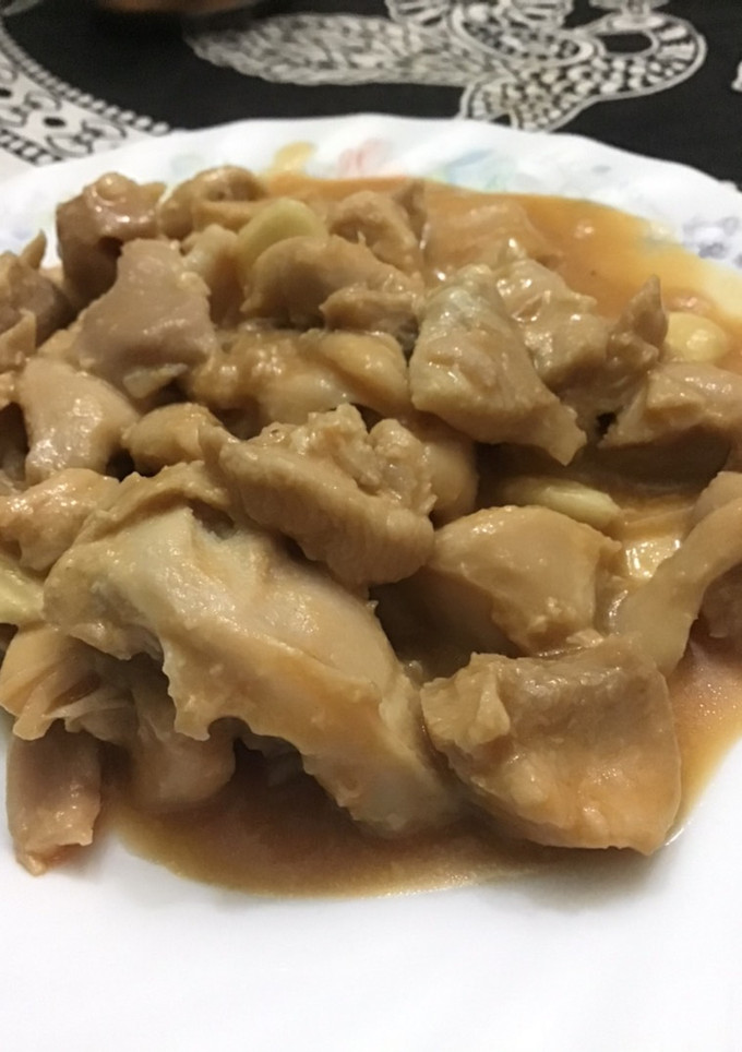Una foto de Pollo con almendras (robot)